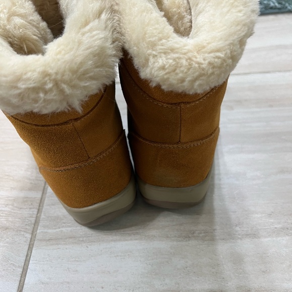 Orthofeet Suede women’s size 8 B ankle boots/water resistant. - Picture 3 of 4